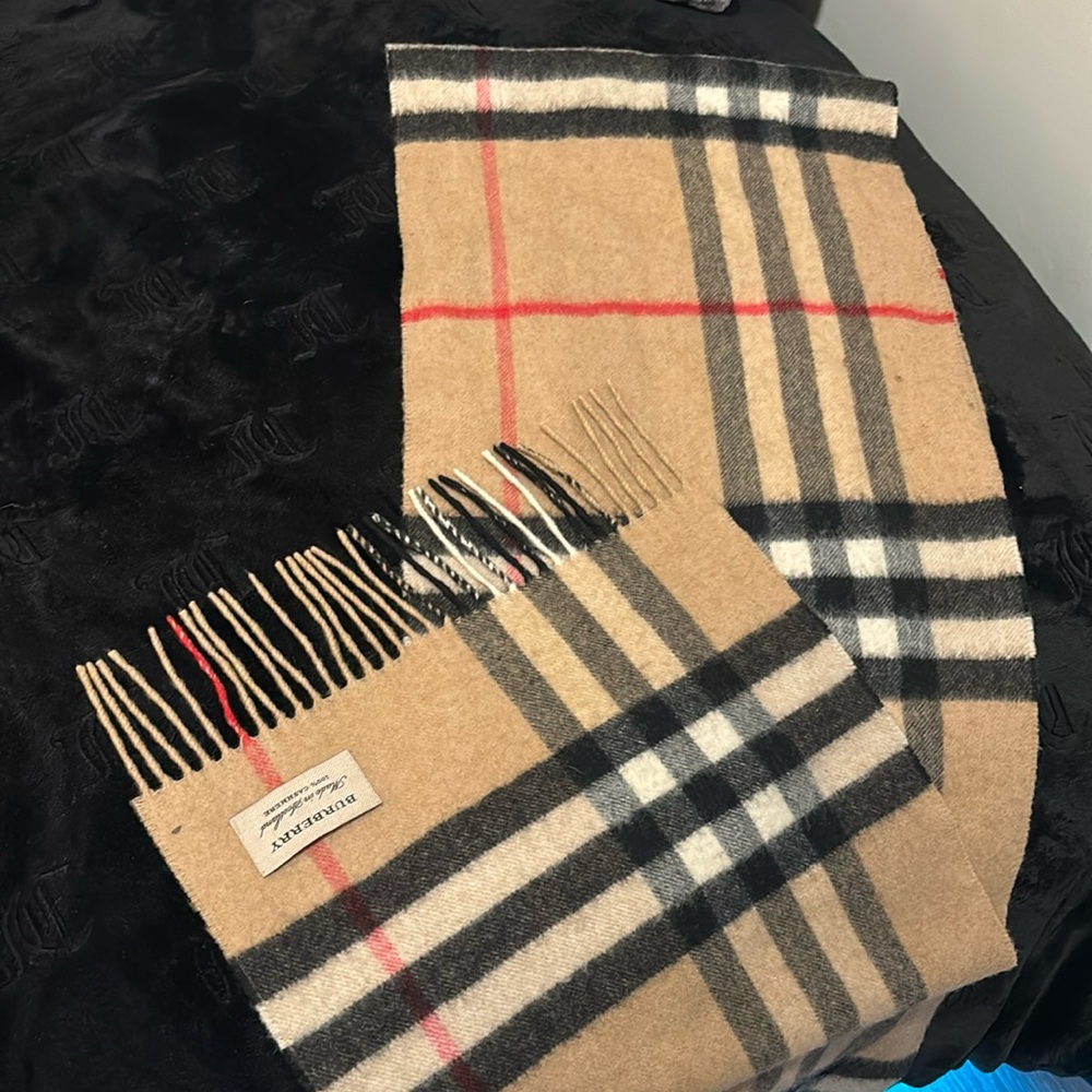 Burberry, scarf and brand new condition